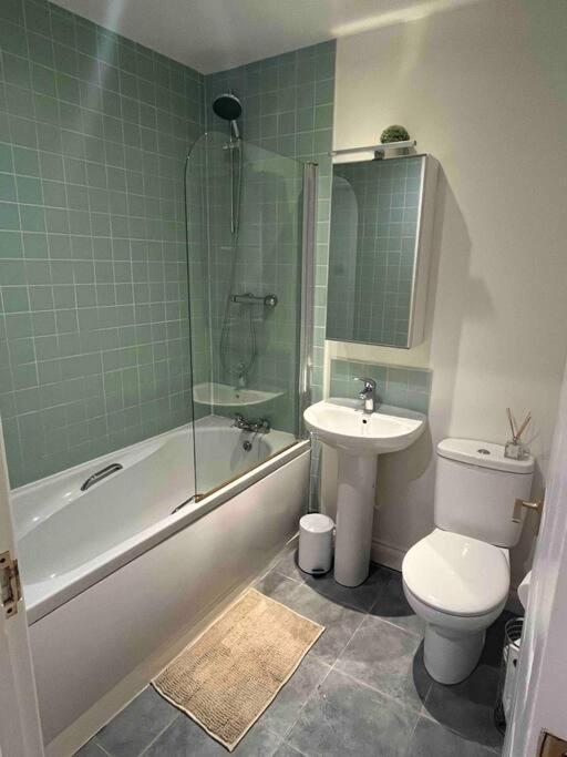 Town Centre Apartment With Parking Воллінґфорд Екстер'єр фото